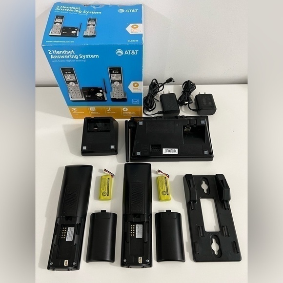 AT&T CL82215 Two-Handset Cordless Answering System with Caller ID/Call Waiting - Picture 4 of 11